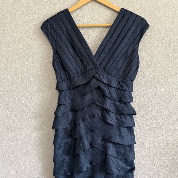 Adrianna Papell Special Occassion Navy Blue Gown Long Dress‎ Tiered Size 4 - Picture 3 of 8